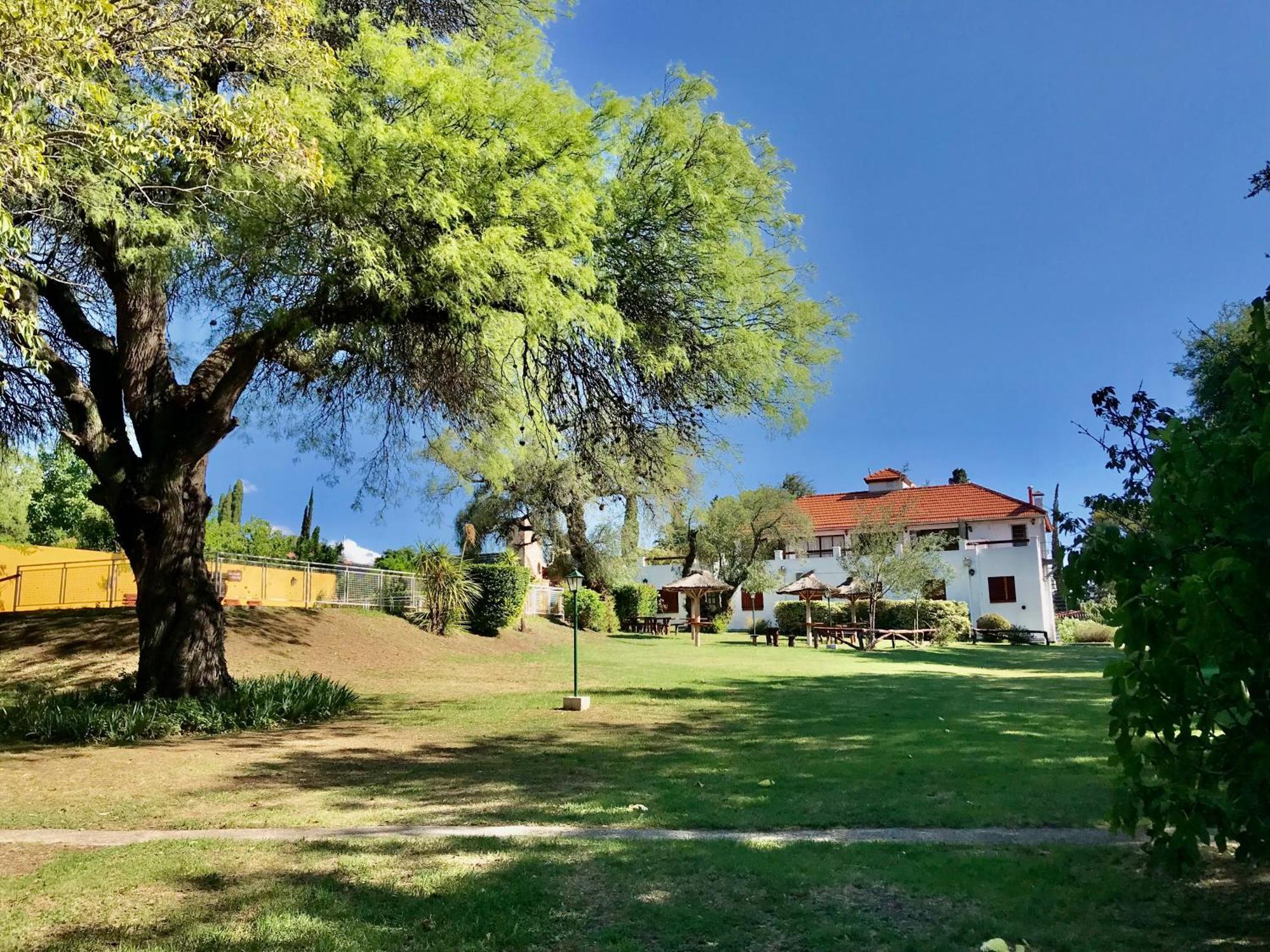 Hotel De Los Cesares Merlo Exteriör bild